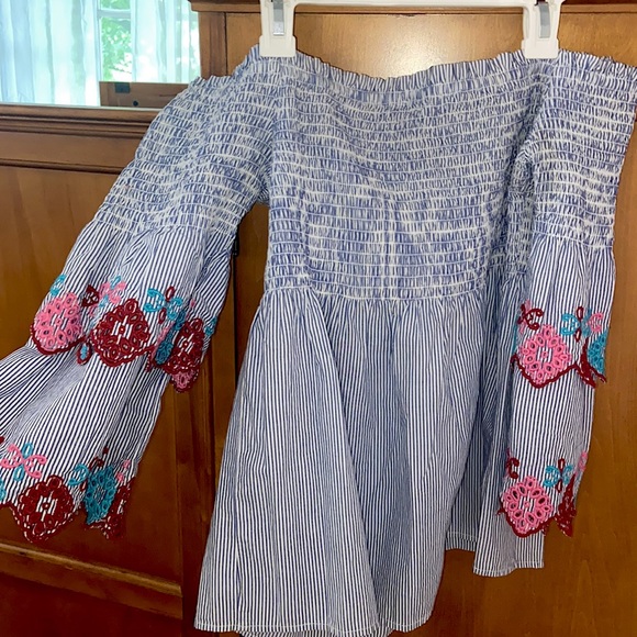 Off the Shoulder Ribbed Shirt - Picture 2 of 2